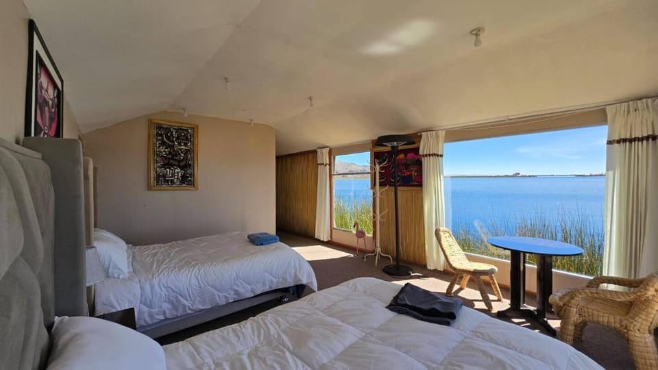 Uros Sunset Lodge Hotel in Puno