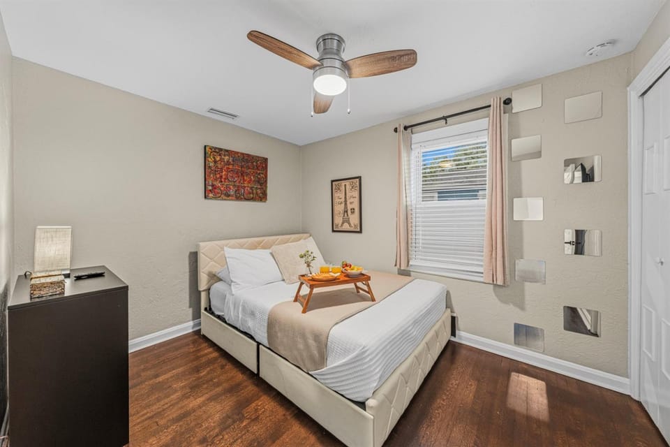 Spacious 4BR Retreat w Game Room Patio Apartment in Tampa