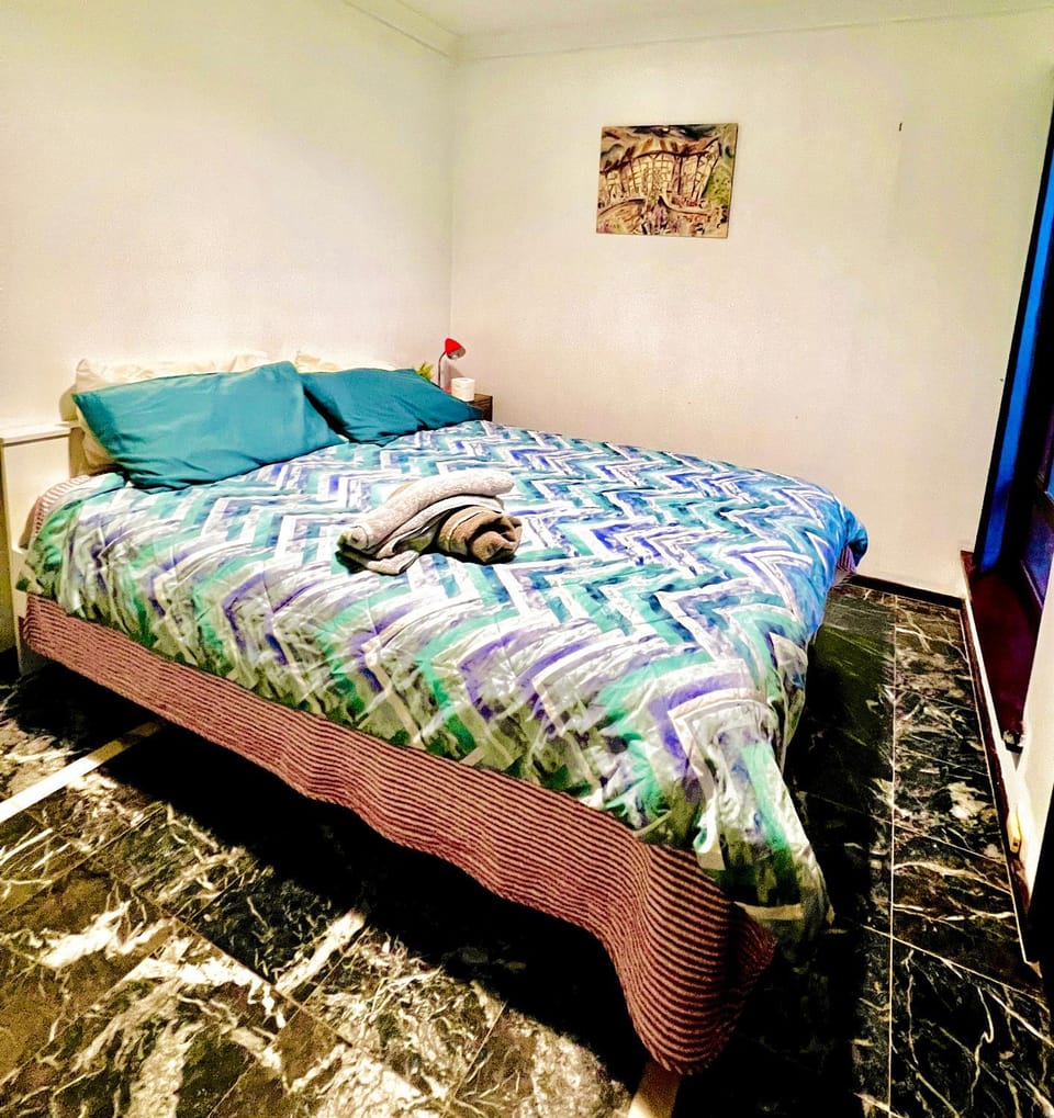 28 OFF Long Stay Affordable Queen Bedroom Near City Swan River Vacation rental in Perth