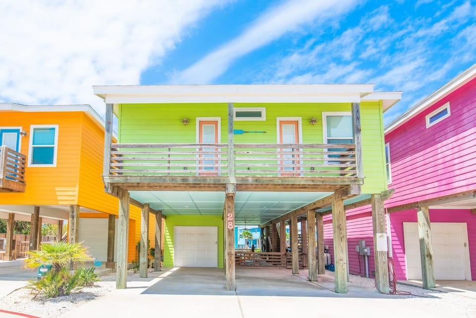 Mermaid Cove PA - Beach Gear Credit Included House in Port Aransas