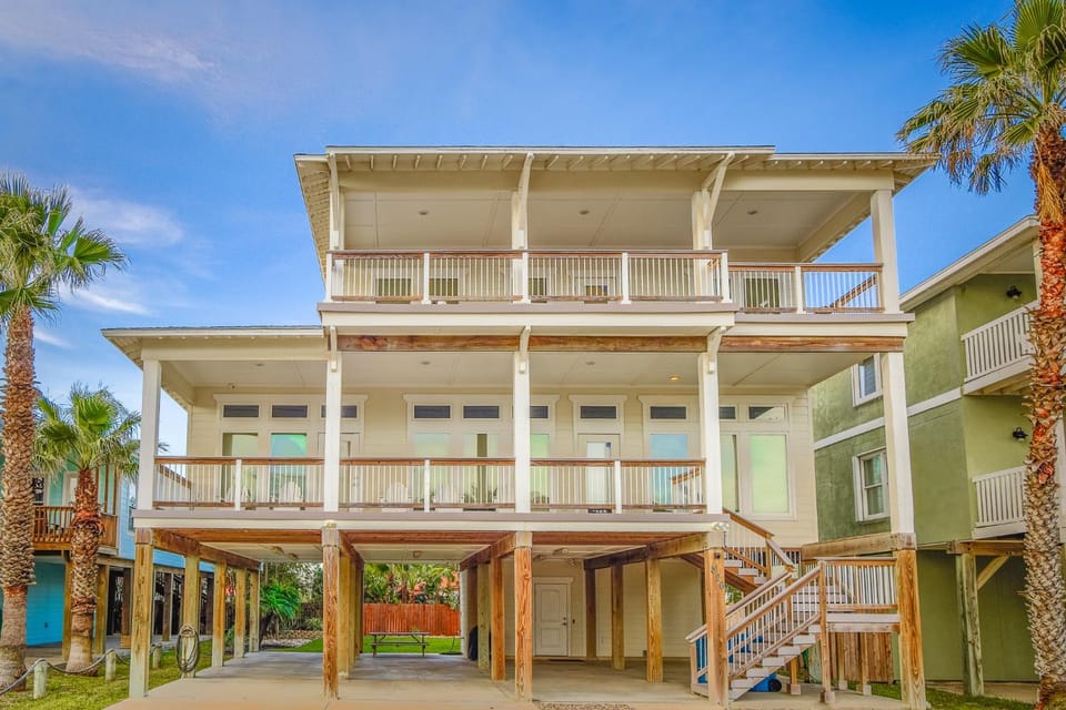Gone Coastal - Ocean Views House in Port Aransas