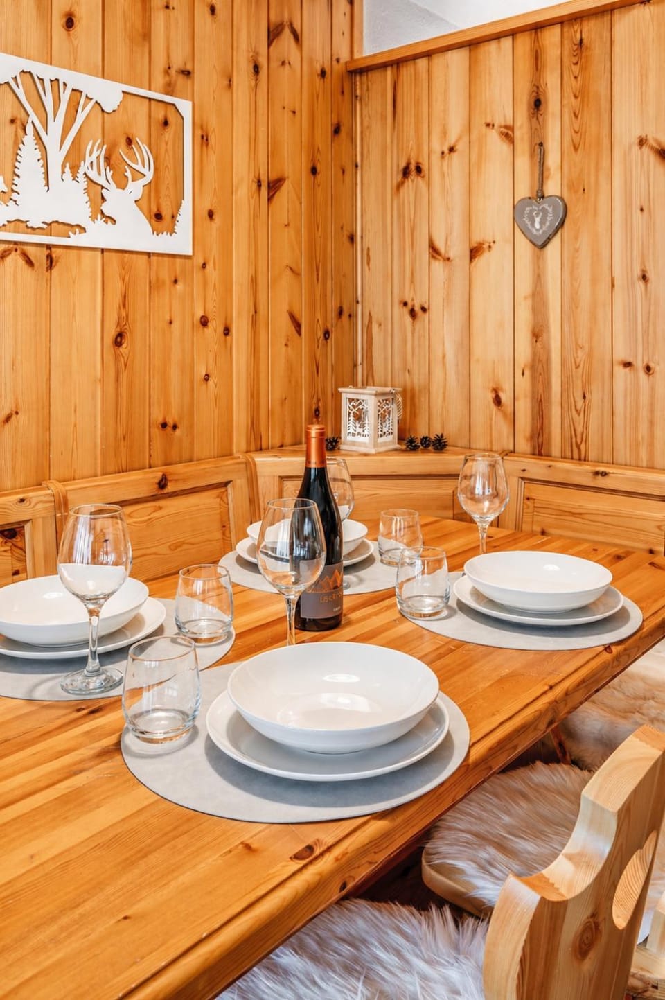 Decorative detail, Dining area
