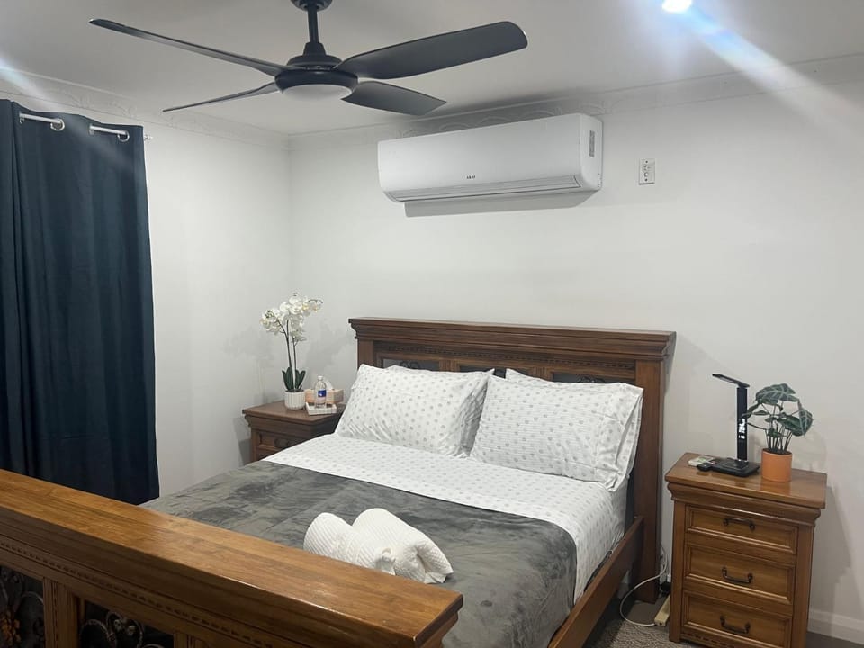 Bed, Bedroom