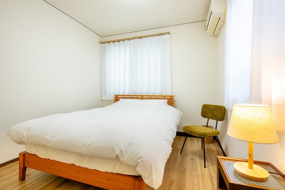 Bedroom, air conditioner