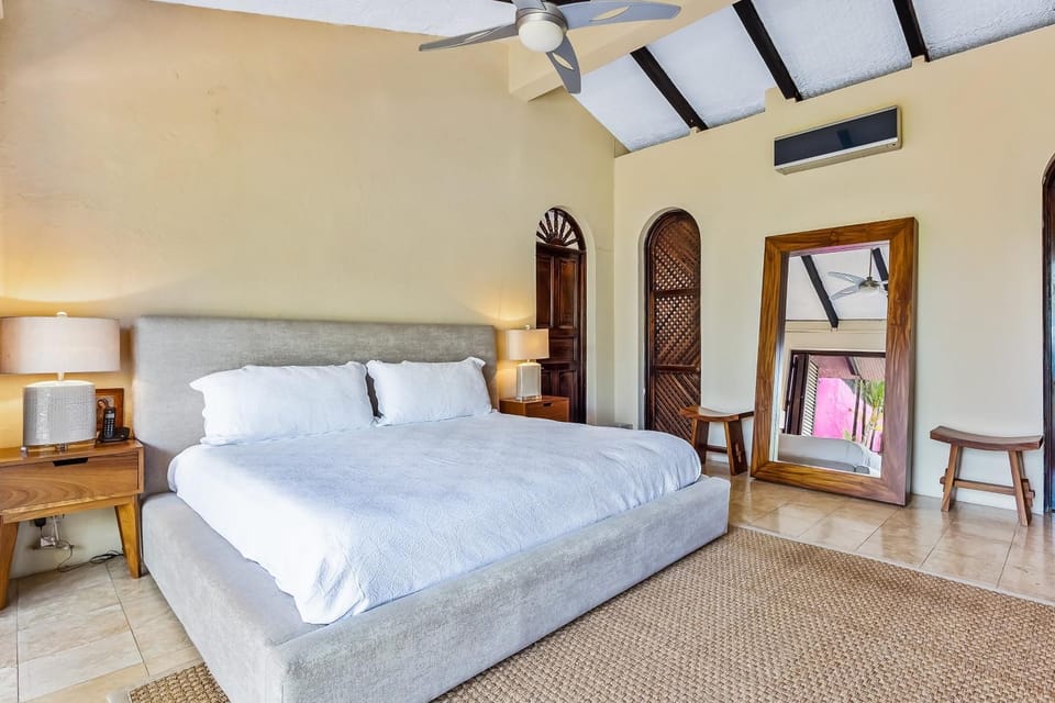 Bed, Bedroom, air conditioner