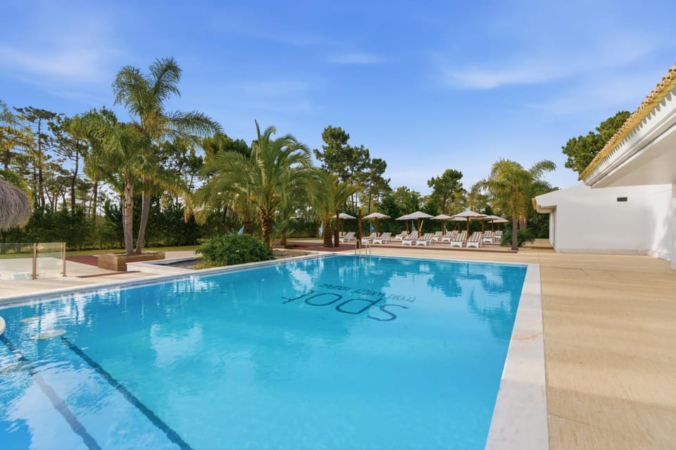 Swimming pool, sunbed