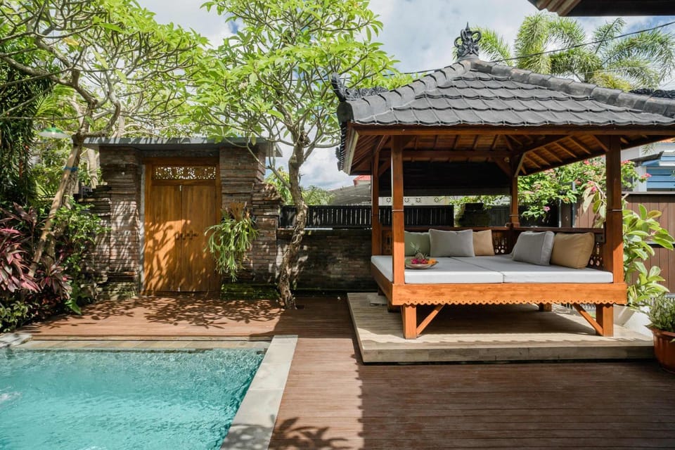 Day, Natural landscape, Garden, Garden view, Pool view, Swimming pool, sunbed