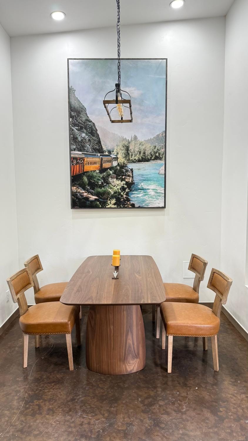 Seating area, Dining area