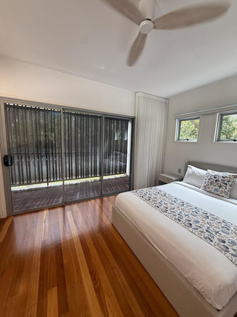 Bed, Balcony/Terrace, Photo of the whole room, Bedroom
