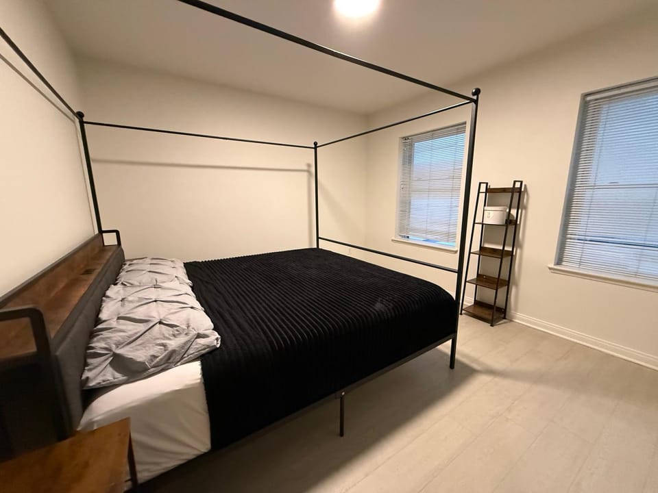 SM Furnished One Bedroom Apartment in Santa Monica