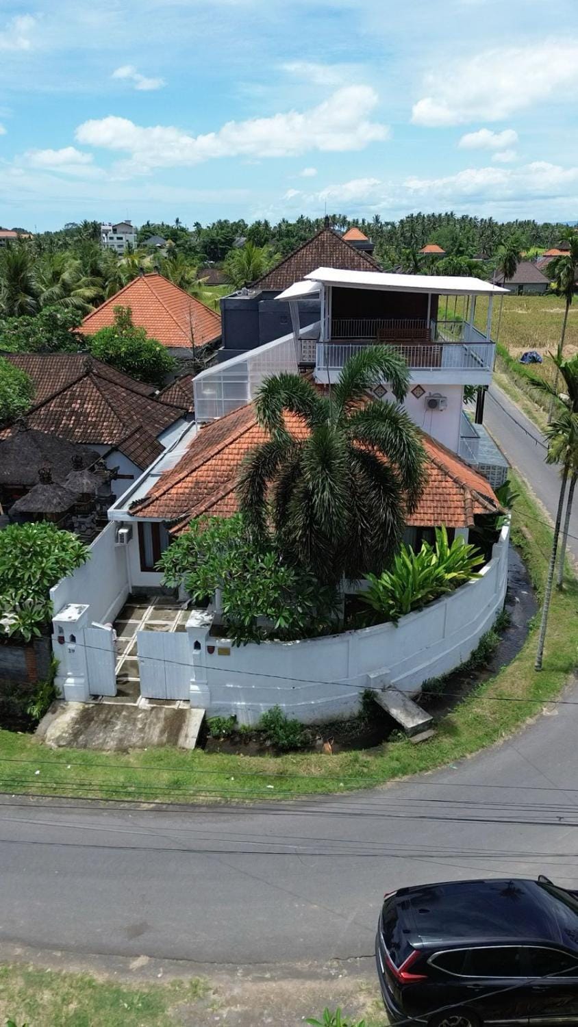 Property building, Day, Neighbourhood, Street view, Parking