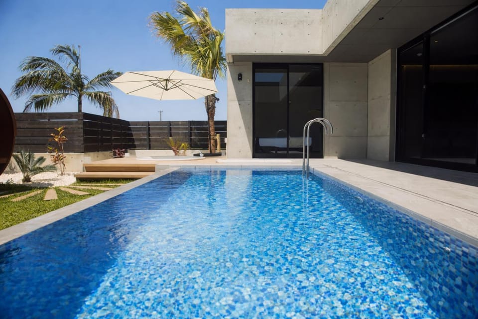 Patio, Pool view, Swimming pool, Swimming pool, sunbed
