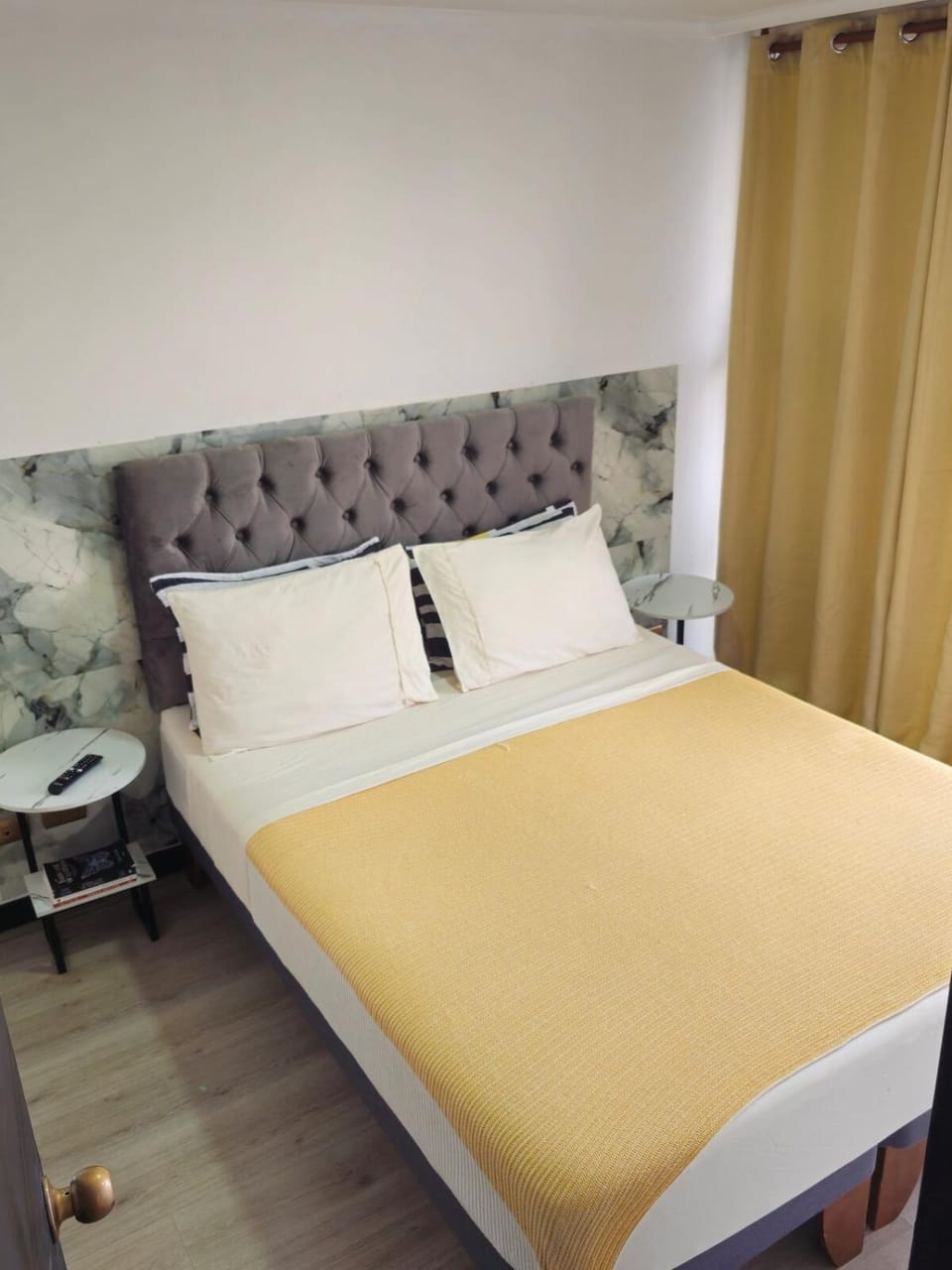SAH CENTRAL SPOT APARTAMENTS CON PARKiNG INCLUIDO Apartment in Santiago