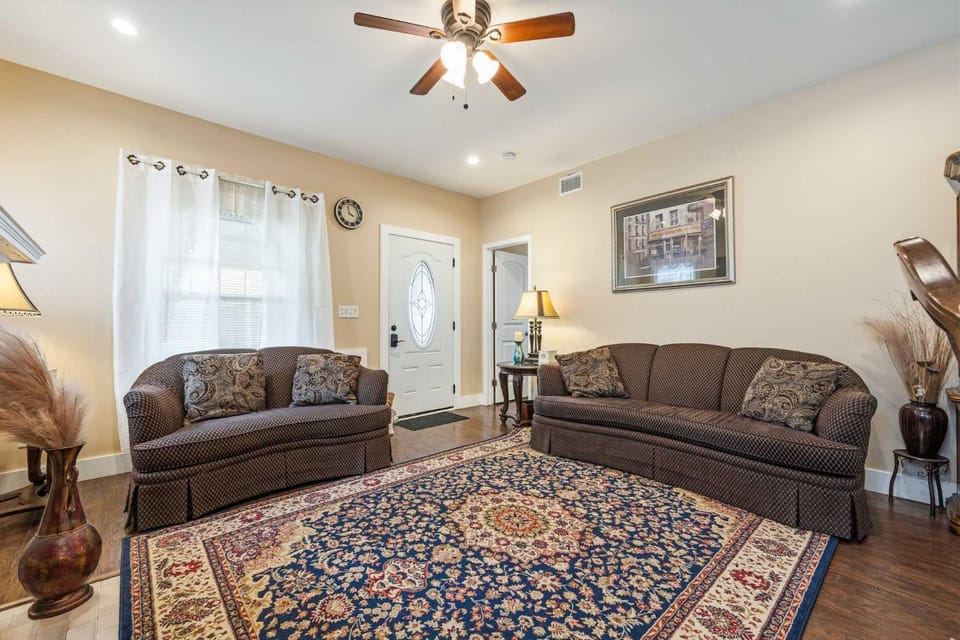 Louisville Retreat with Firepit - Fenced Yard - Grill - Family Friendly House in Jefferson County