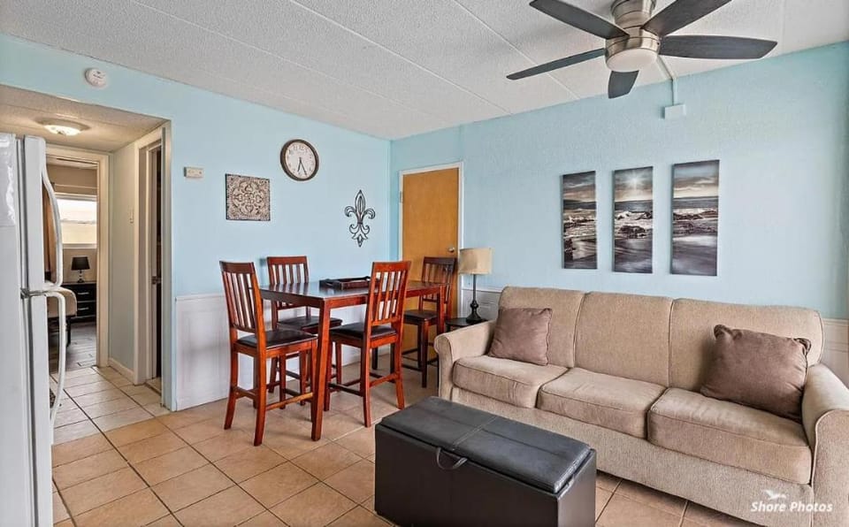 1 Bedroom Beach Condo with a Pool & Balcony House in Wildwood Crest