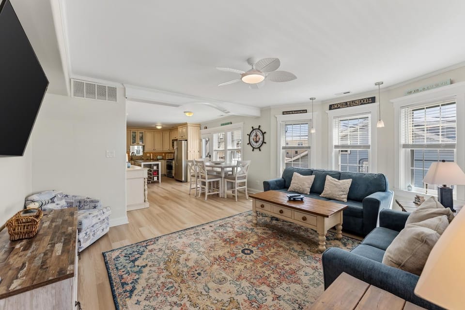 Spacious 4 BR Beach Condo with a Private Balcony, Parking, & Out House in Wildwood