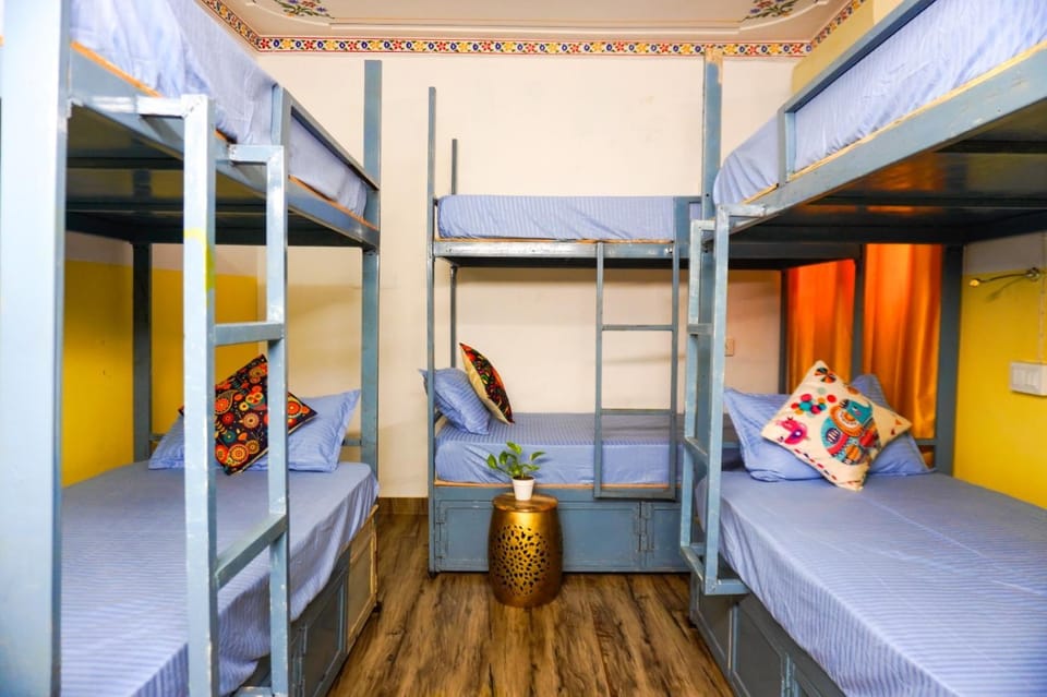 Bedroom, bunk bed