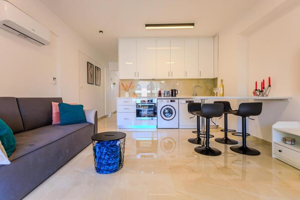 Queens Gardens Escape 231 Apartment in Paphos