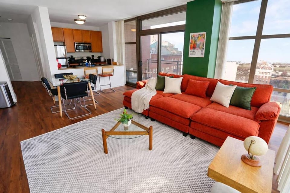 21st Floor Skyline 2BR Near Grant Park & Field Museum Apartment in South Loop
