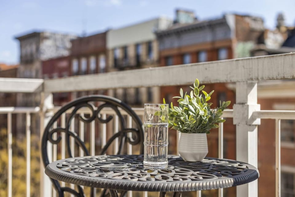 Cooper Place 1BR Loft with Balcony in Elevator Building Apartment in East Village