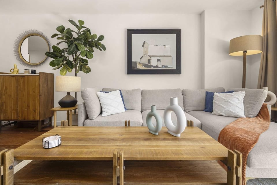 Cooper Place 1BR Loft with Balcony in Elevator Building Apartment in East Village
