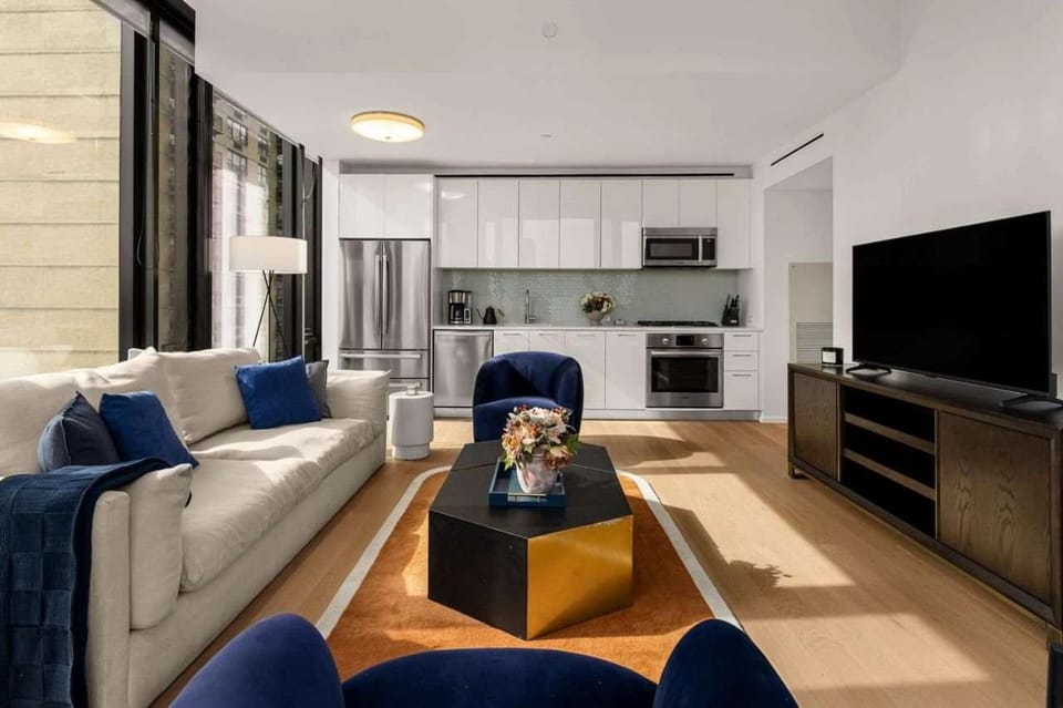 Embassy I 21st floor 2BR with Doorman Gym Pool Apartment in Midtown