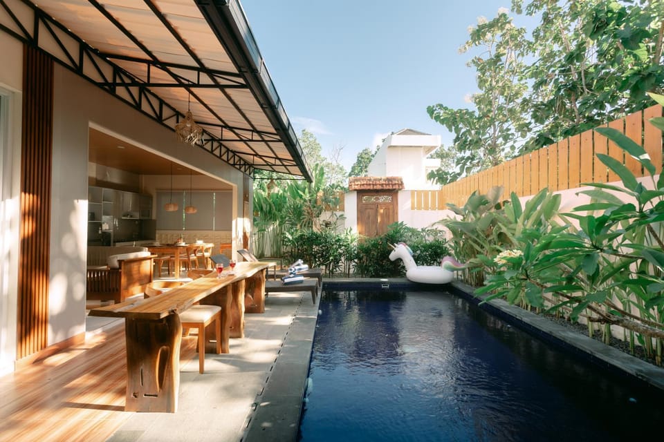 Swimming pool