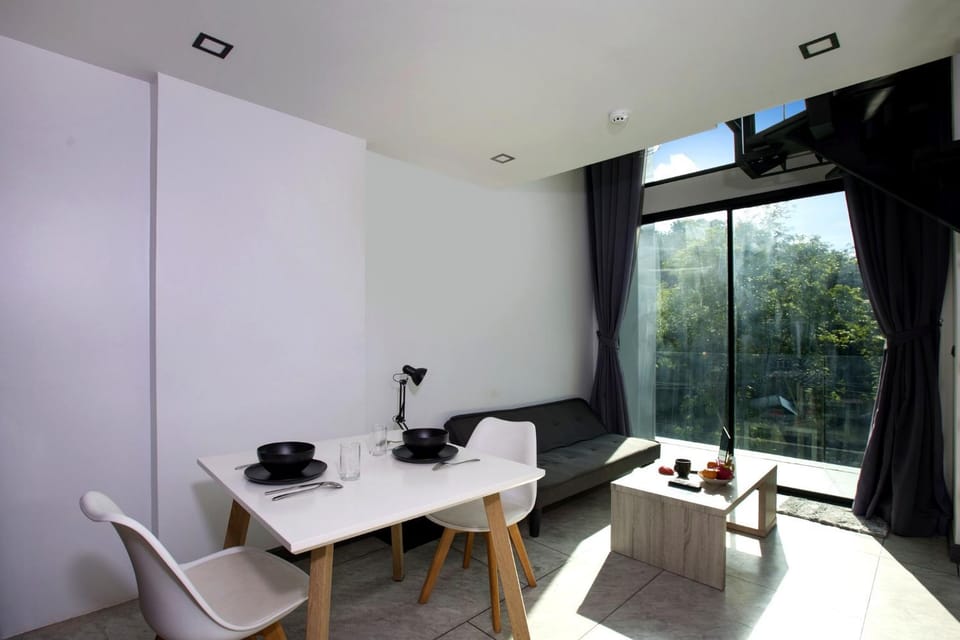 Living room, Seating area, Dining area
