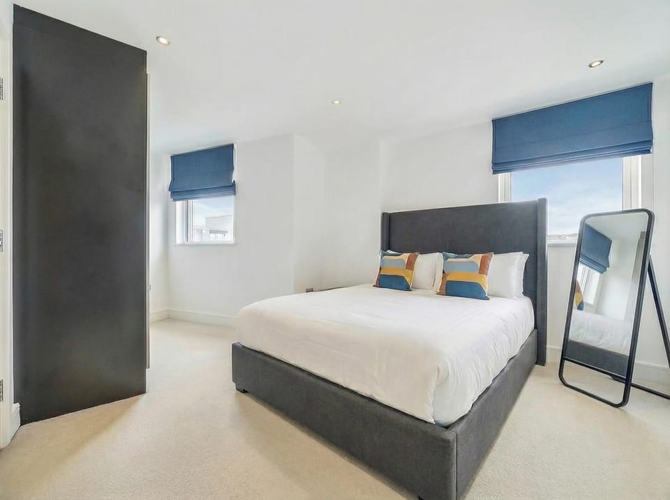 Bed, Photo of the whole room, Bedroom, wardrobe