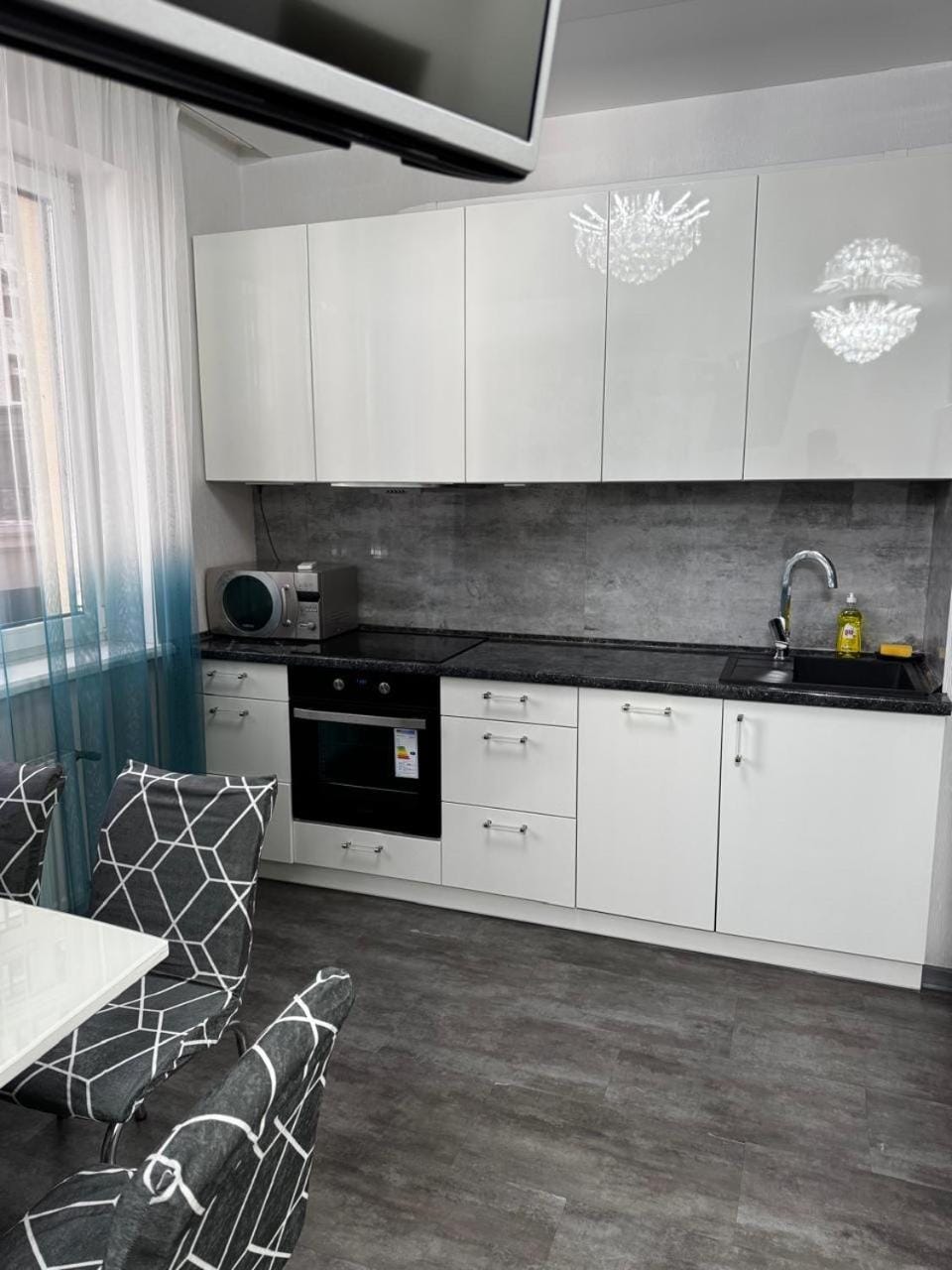 Kitchen or kitchenette, Dining area, dishwasher, oven, stove