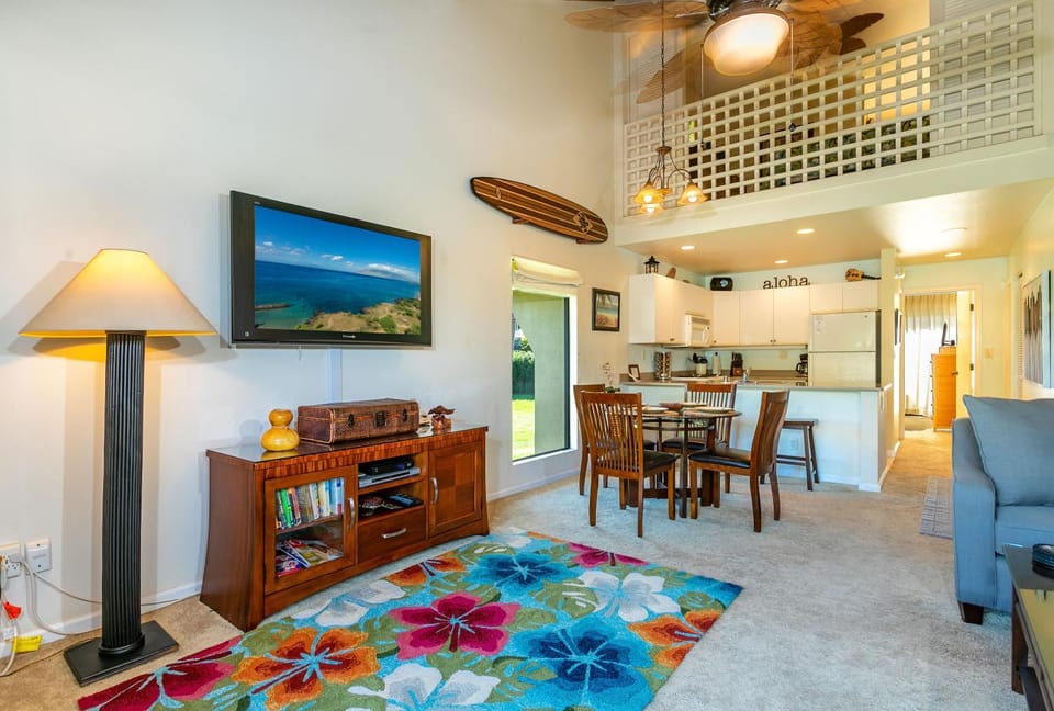 Maui Kamaole #F-210 Private, Across Kamaole III, Full A/C, Great Location Apartment in Wailea