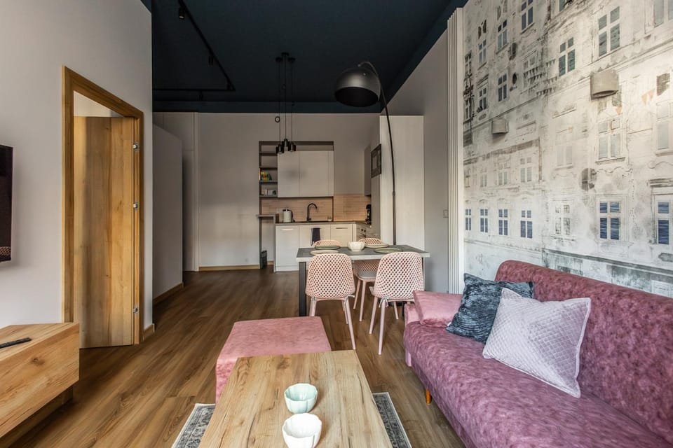 Kitchen or kitchenette, Dining area, Bedroom