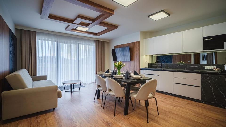 Kitchen or kitchenette, Living room