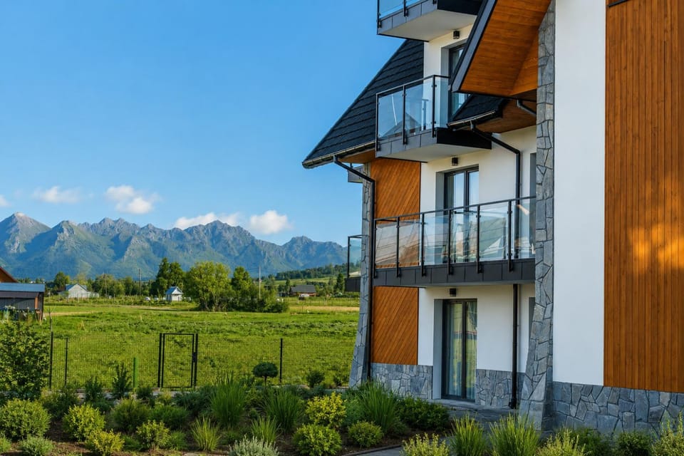 Property building, Day