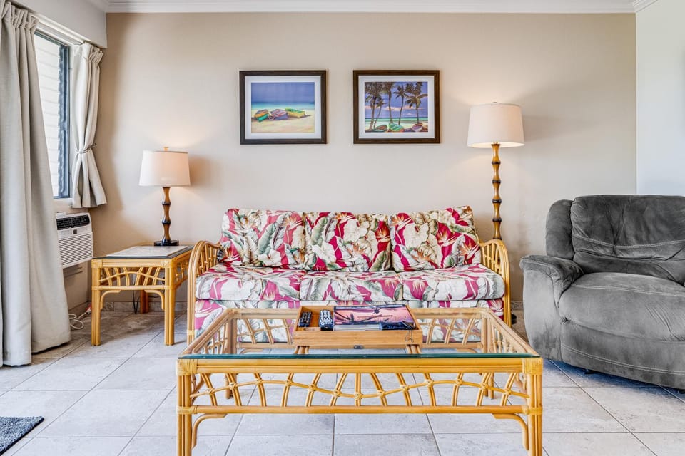 Maui Kamaole #H-105 Ocean View Condo across the street from beach, Full A/C Apartment in Wailea