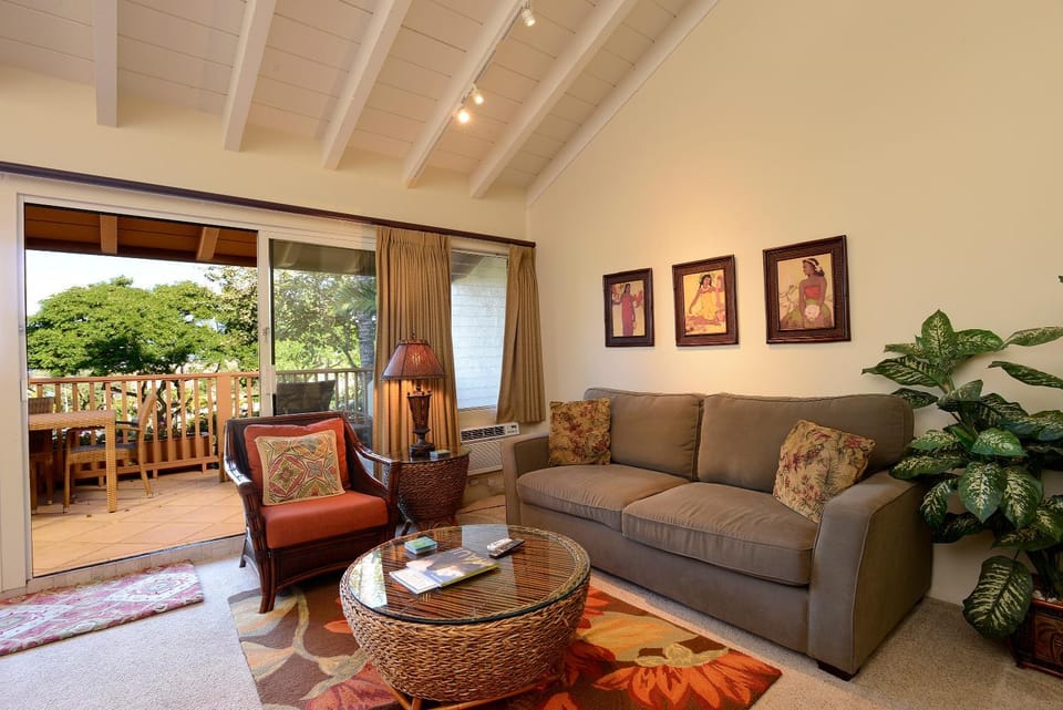 Maui Kamaole B-210 Large Lanai Ocean View, Large 2-BD, Full A/C, Nearby Beach Apartment in Wailea