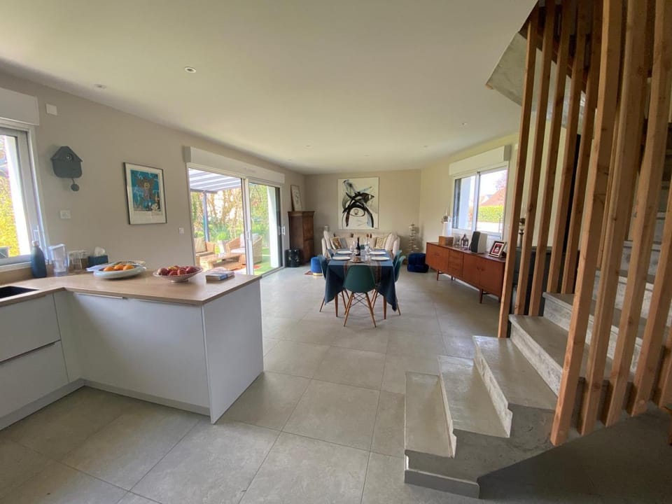 Kitchen or kitchenette, Living room, Dining area