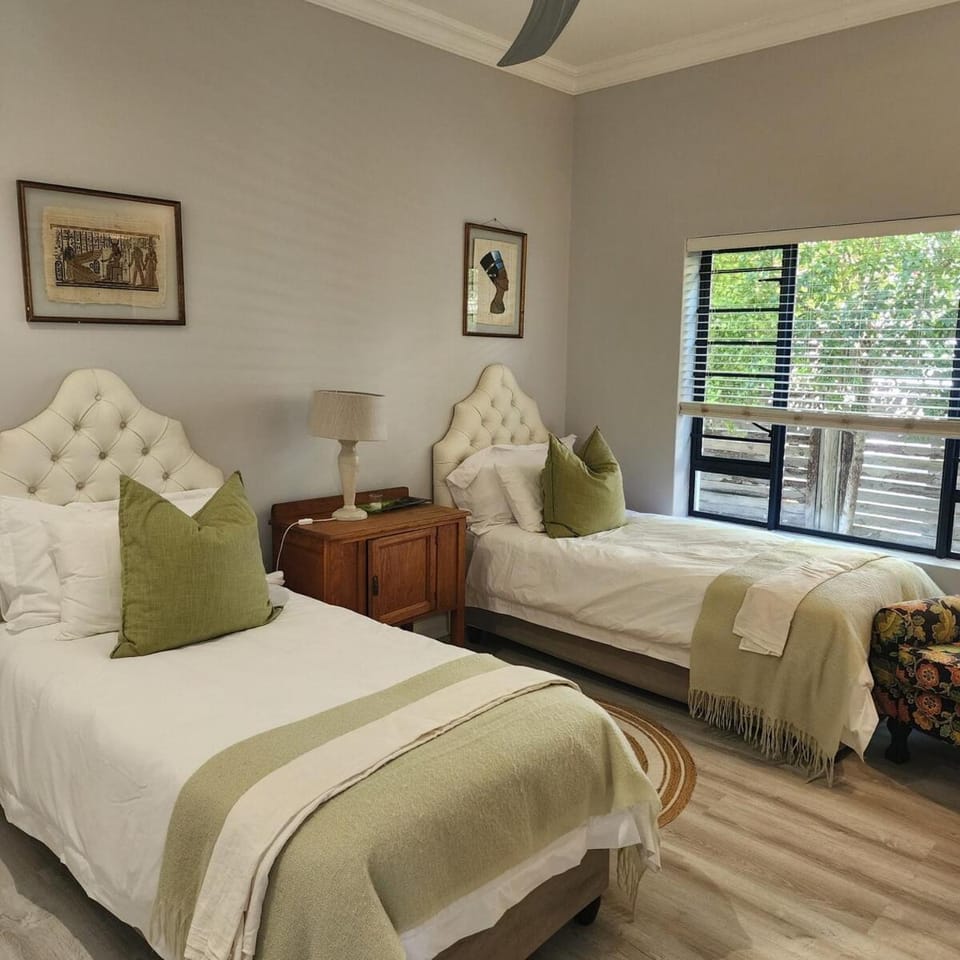 Family home offers privacy, security and mooring! House in Eastern Cape