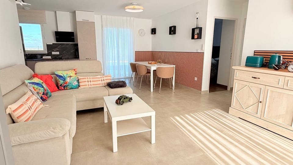 TV and multimedia, Living room, Dining area