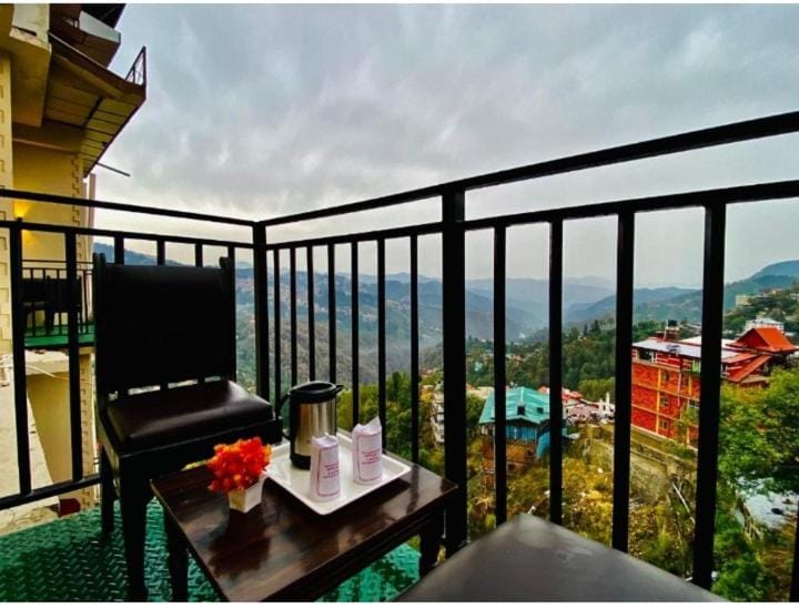 View (from property/room), Balcony/Terrace, City view