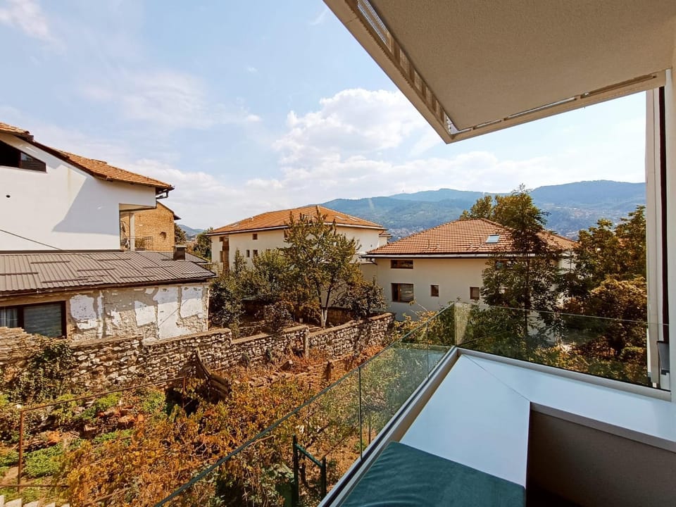 View (from property/room), Balcony/Terrace, Mountain view