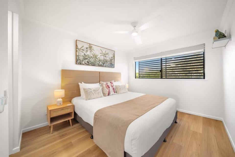 Coastal Drift - Beach Access Pool Spa Gym Apartment in Marcoola