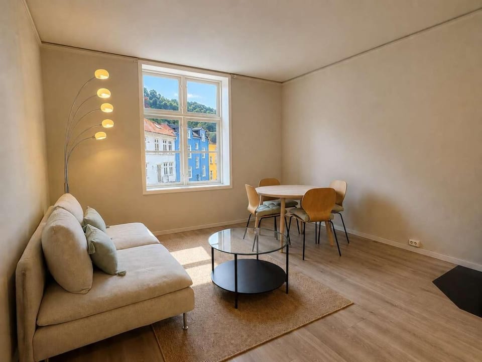 KG19 - 2BR Central Bergen Charm Apartment in Bergen