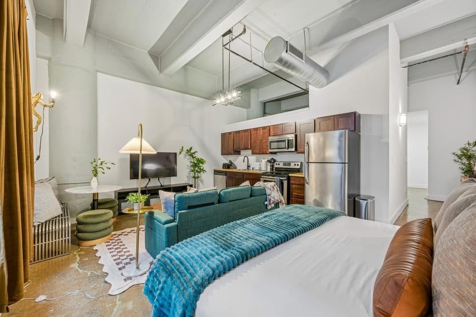 Bed, Living room, Dining area, kitchen