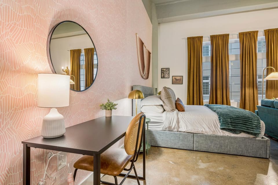 Bed, Living room