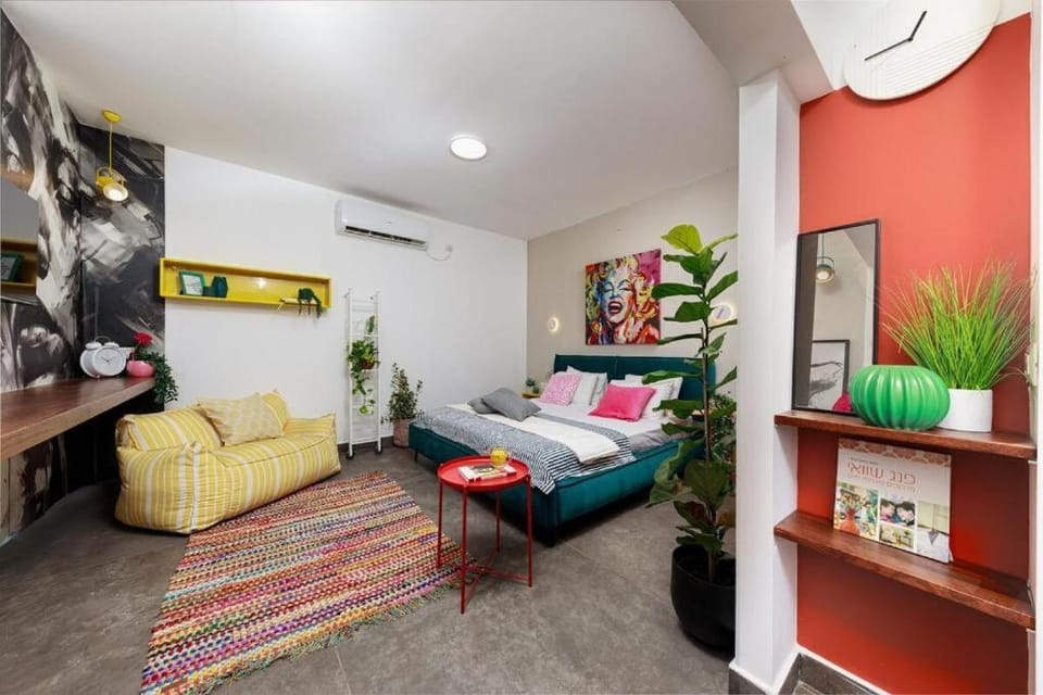 דירת סטודיו שקטה עם גקוזי בלב ראשלצ Apartment in Center District