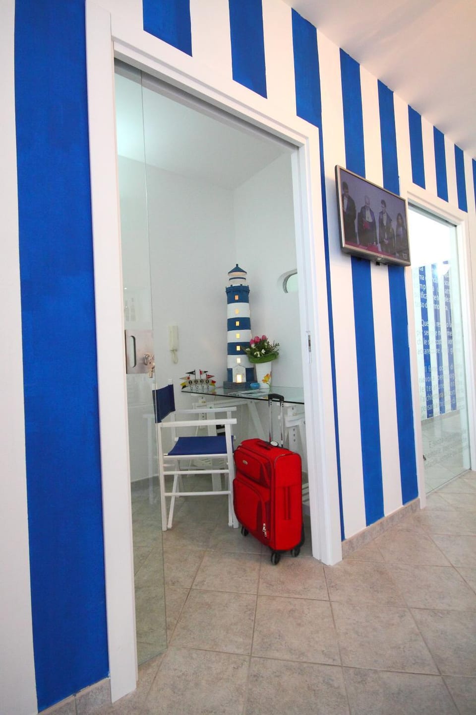 Communal lounge/ TV room