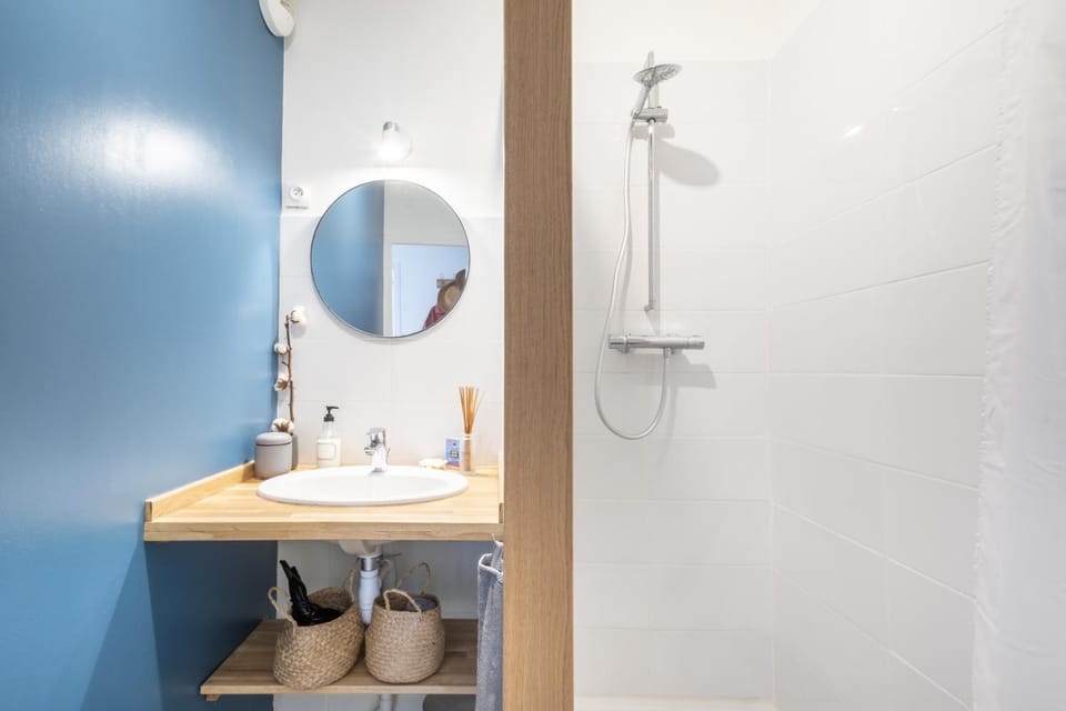 Shower, Bathroom