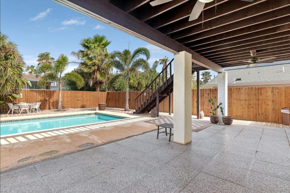 Pool view, Swimming pool