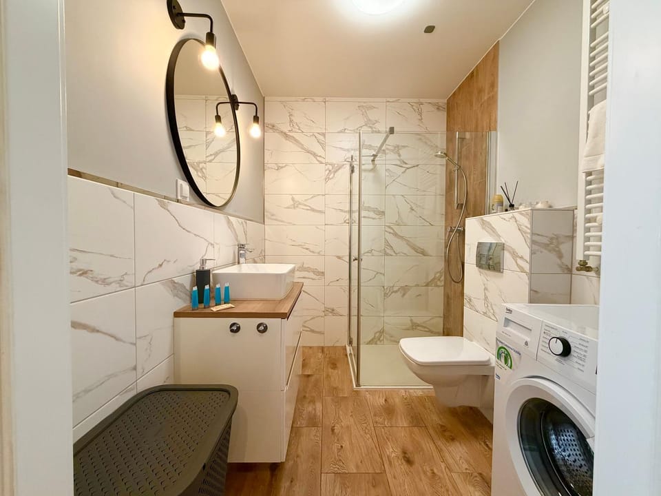 Shower, Toilet, Bathroom, washing machine